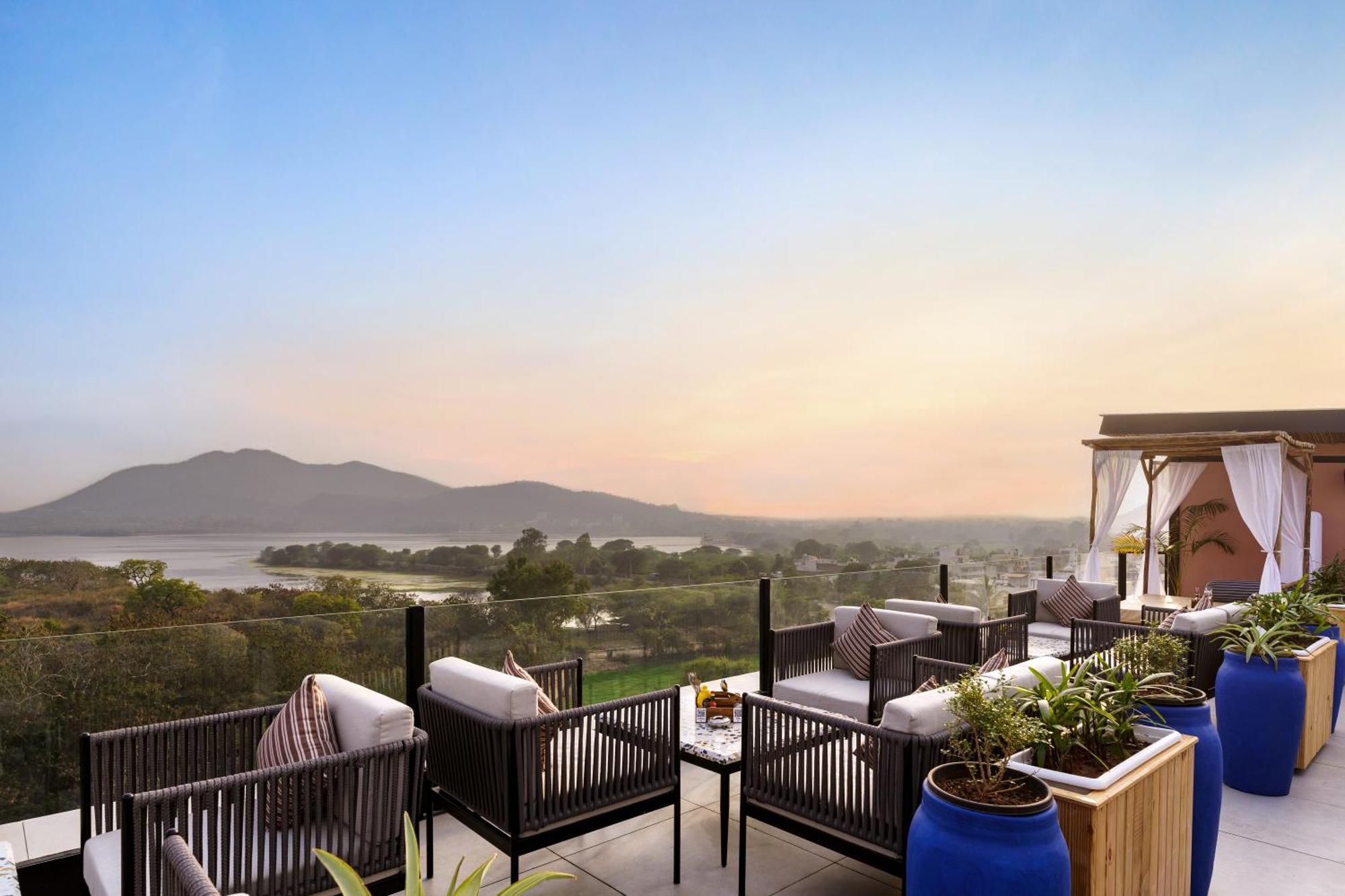 Casa Blanca Lakecity Udaipur Exterior photo