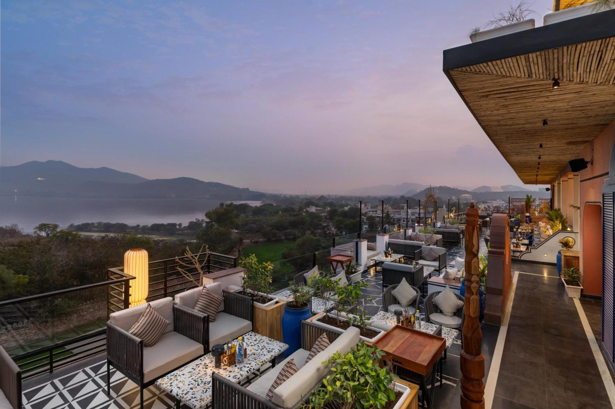 Casa Blanca Lakecity Udaipur Exterior photo